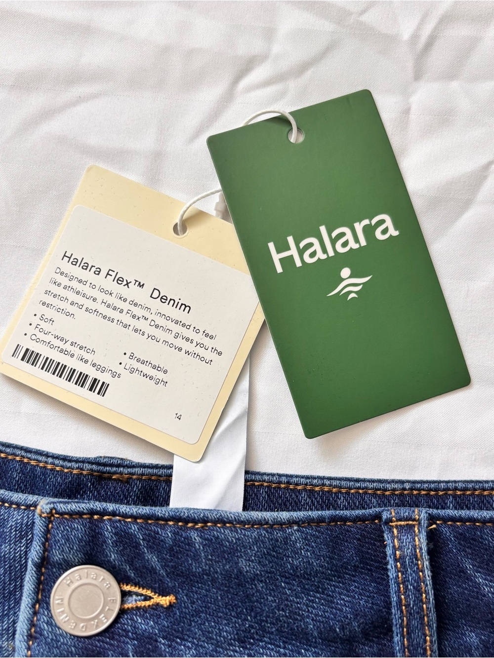 Halara Women's Denim Flex Shorts Soft Jean Lightweight Breathable Size L NEW - Picture 2 of 9